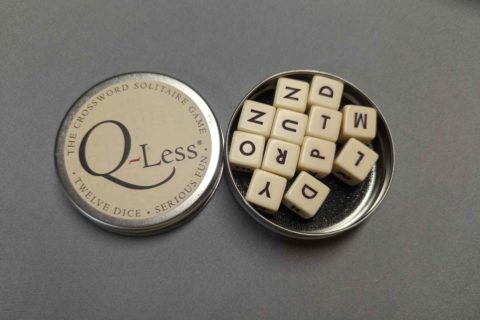 Q-Less, un crucigrama portable