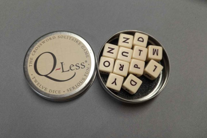 Q-Less, un crucigrama portable